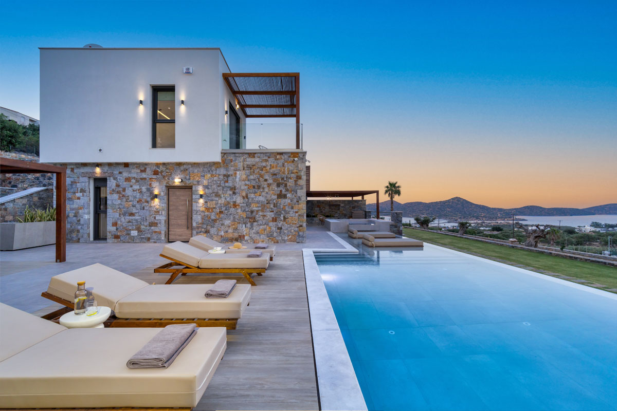 Zeus Luxury Villas